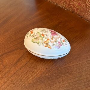 Original 1974 Avon Porcelain Trinket Stash Box Egg Butterfly 22K Gold Trim Japan